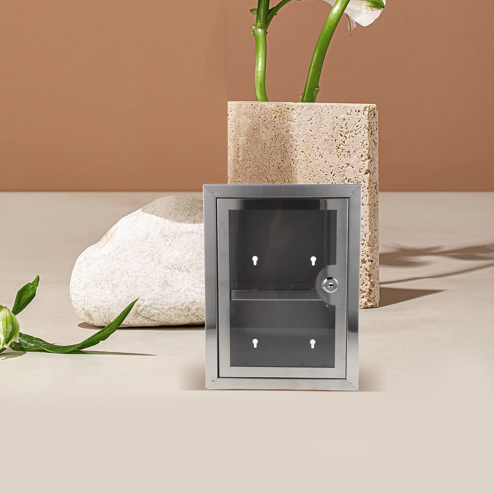 خزانة حائط معدنية قابلة للقفل  - مراجعة Medicine Cabinet Lock وسعره